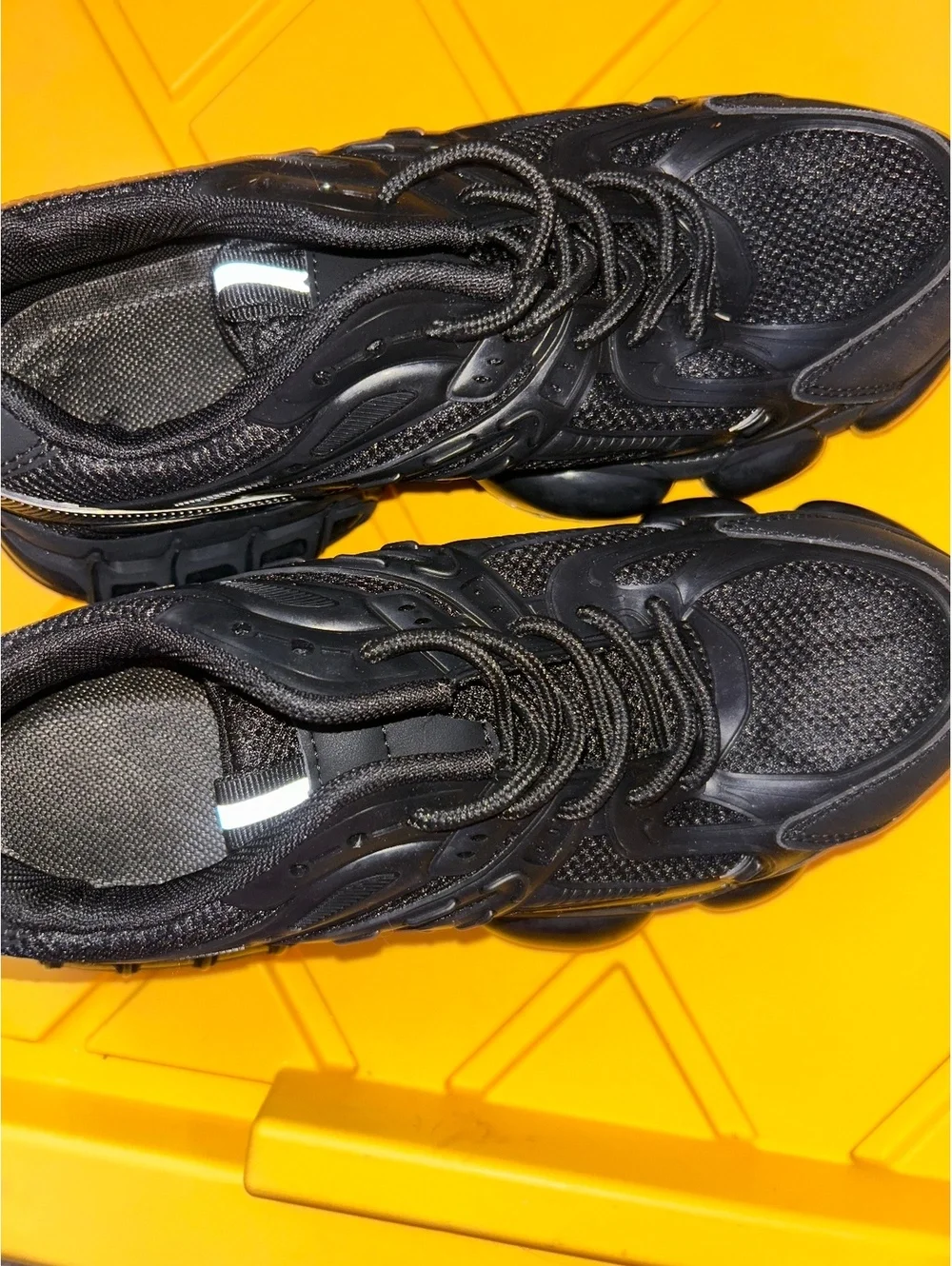 Black Athletic Sneakers  EU39 with Mesh and Synthetic Uplc